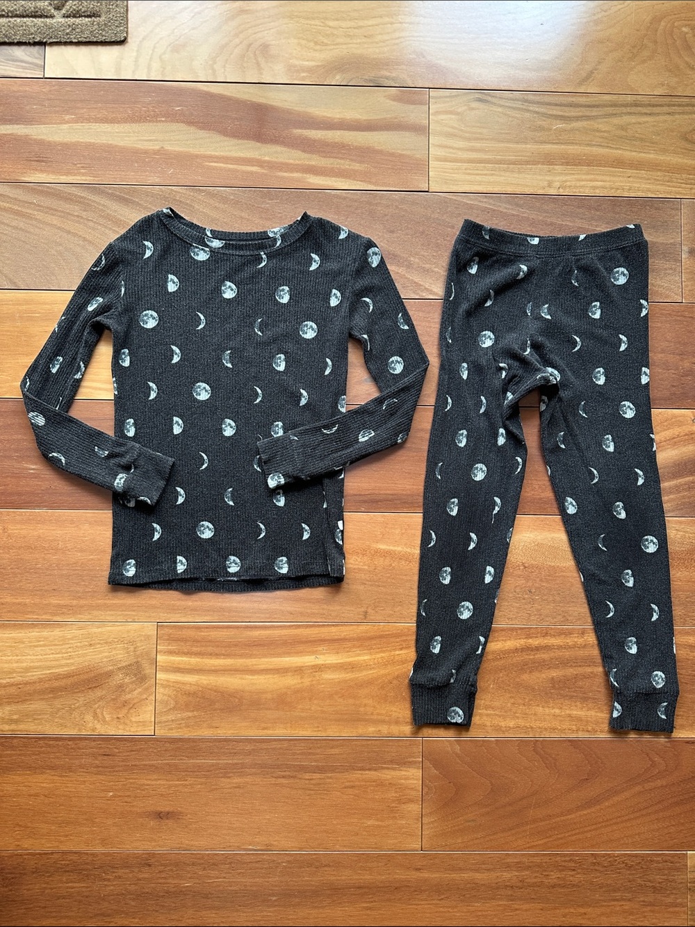 Brave Little Ones Black Moon Ribbed Bamboo Pajama Set 4T Unisex
